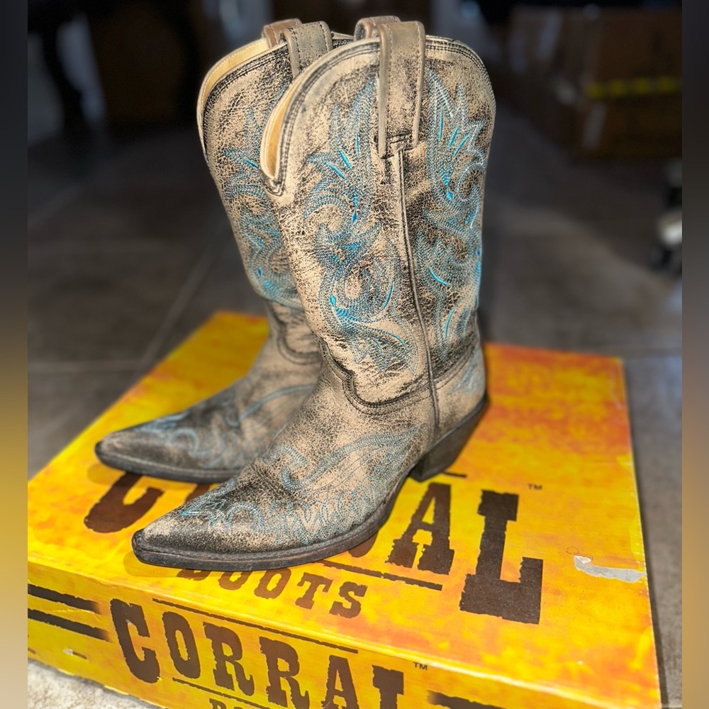 Corral Boots Distressed Black Eagle Stitched Vamp Snip Toe- R1963